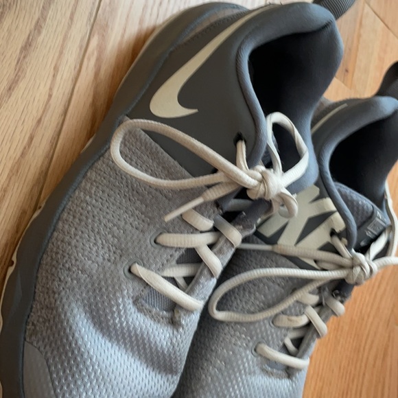 Grey Nike Hustle Quick - Picture 4 of 7